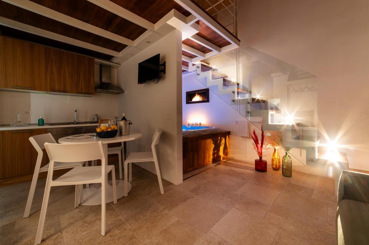 Old Court Luxury Suite&Spa By Monholiday Monopoli Eksteriør bilde