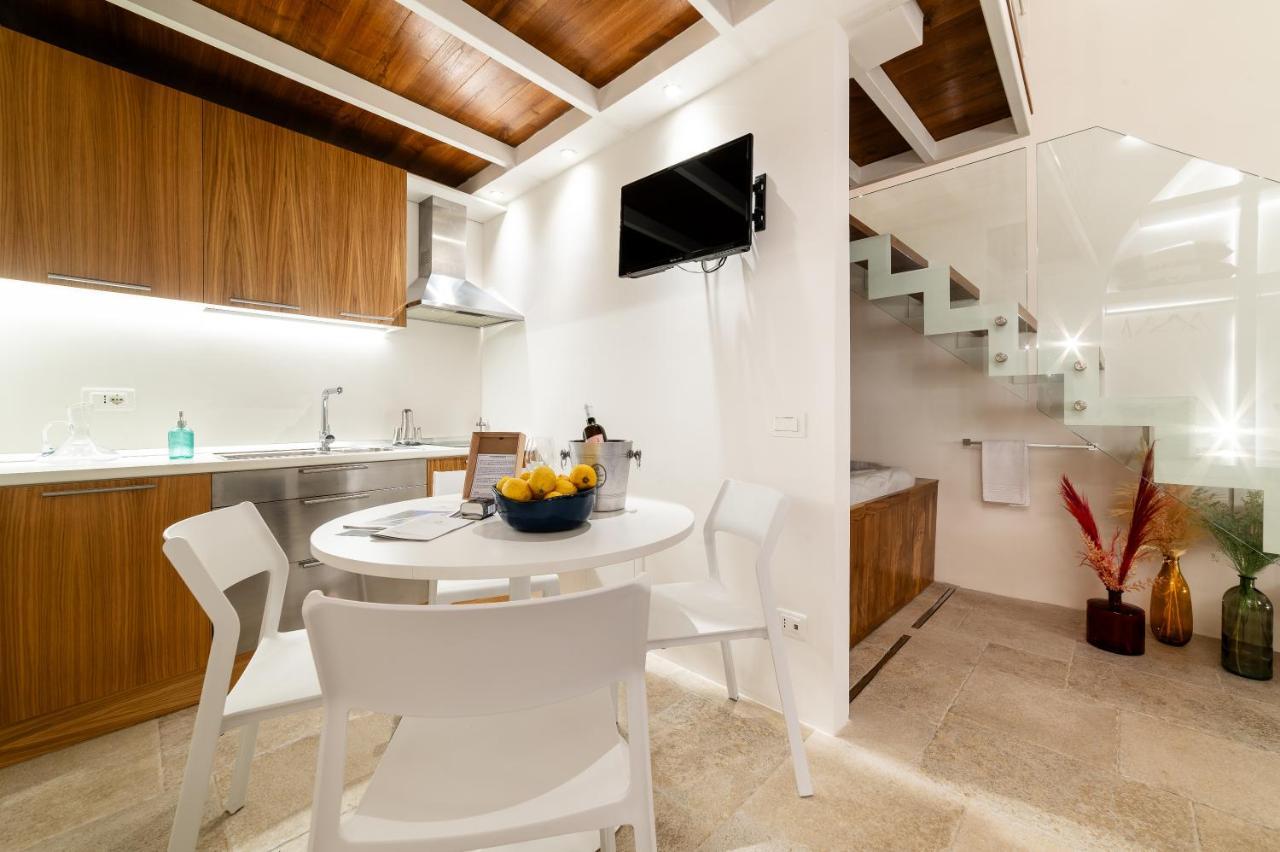 Old Court Luxury Suite&Spa By Monholiday Monopoli Eksteriør bilde
